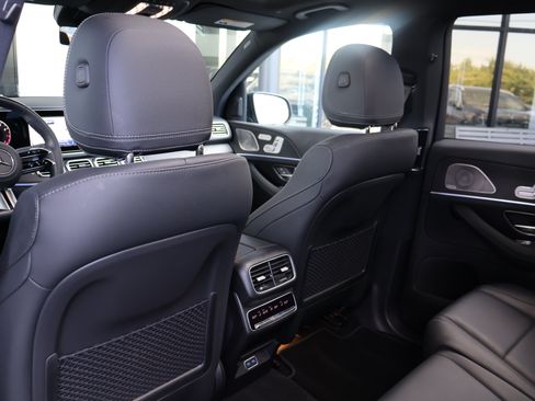 Used 2025 Mercedes-Benz GLS 450 4MATIC w/ AMG Line Exterior image 20