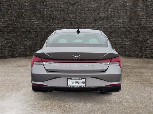 Used 2023 Hyundai Elantra Limited image 7