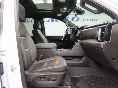 Used 2024 GMC Sierra 2500 AT4 w/ AT4 Preferred Package image 29
