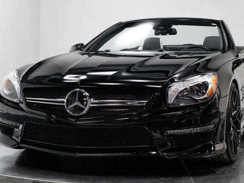 Used 2015 Mercedes-Benz SL 63 AMG w/ Driver Assistance Package image 51