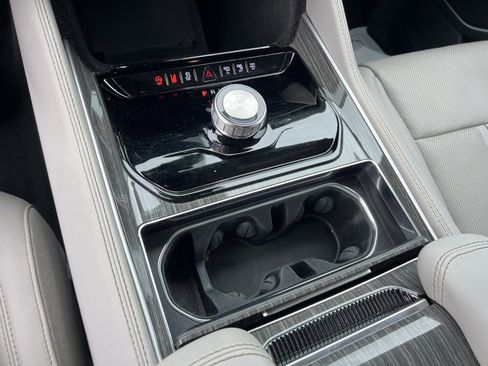 Used 2022 Jeep Wagoneer Series II w/ Convenience Group I image 19