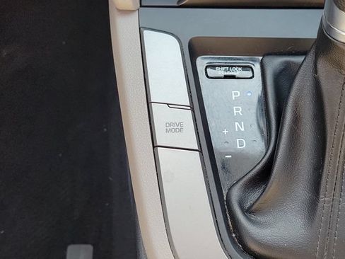 Used 2018 Hyundai Elantra SEL FWD image 18