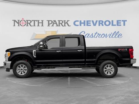 Used 2019 Ford F250 XLT w/ XLT Premium Package AWD/4WD image 3
