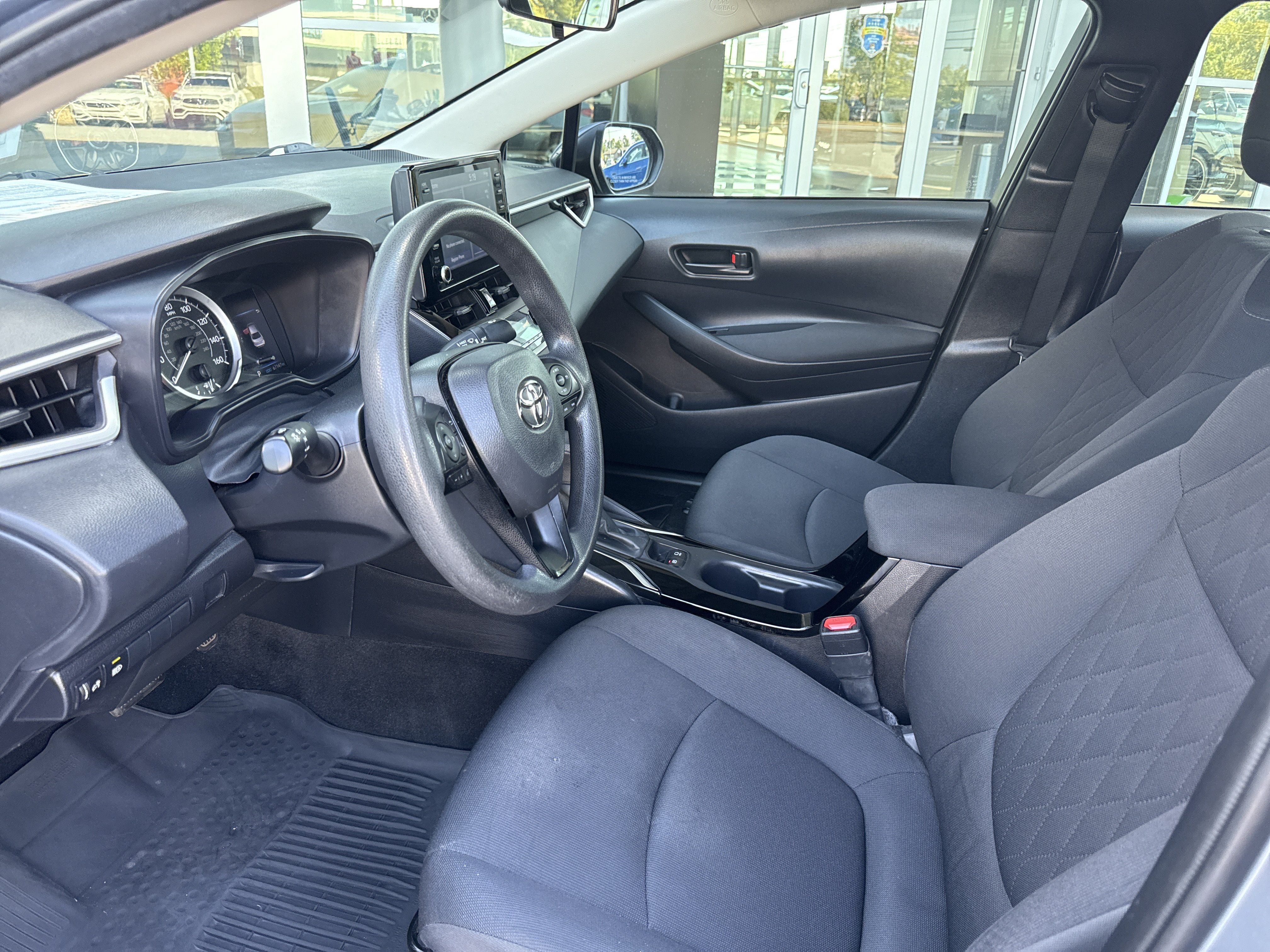 Used 2022 Toyota Corolla LE FWD image 4