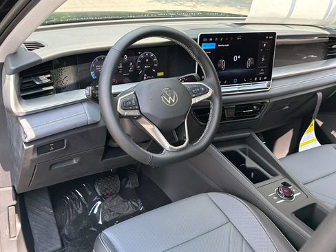 New 2026 Volkswagen Tiguan SE AWD/4WD image 24