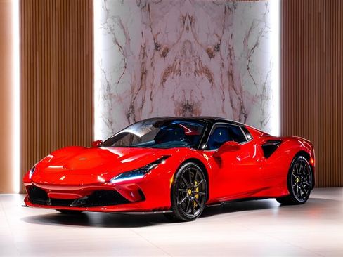 Used 2022 Ferrari F8 Tributo RWD image 2