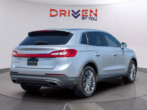 Used 2016 Lincoln MKX Reserve w/ Climate Package AWD/4WD image 3