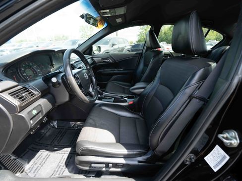 Used 2016 Honda Accord Sport image 9