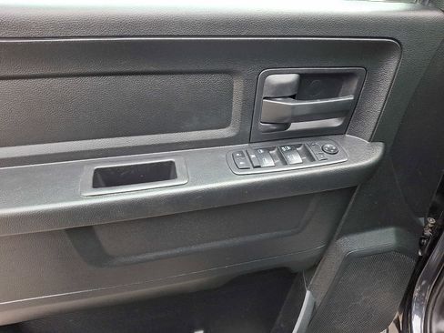 Used 2018 RAM 1500 Express AWD/4WD image 12