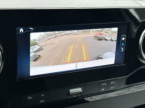 Used 2025 Mercedes-Benz Sprinter 2500 image 18