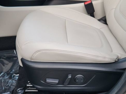 Certified 2025 Hyundai Tucson Limited FWD image 17