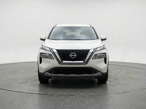 Used 2025 Nissan Rogue SV AWD/4WD image 2