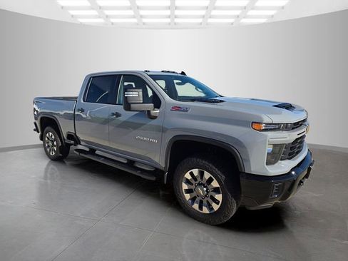 Used 2024 Chevrolet Silverado 2500 Custom w/ Custom Value Package AWD/4WD image 2