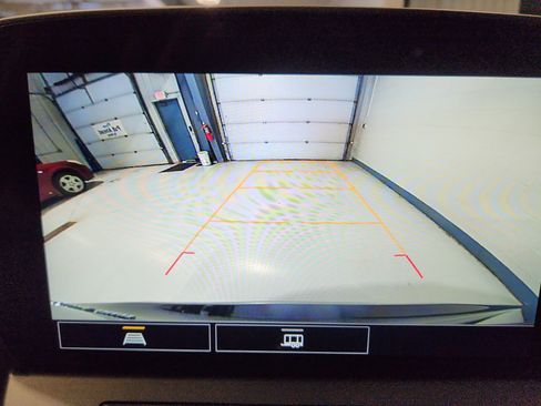 Used 2025 Chevrolet Blazer LT image 9