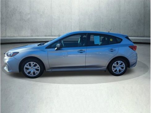 Used 2018 Subaru Impreza 2.0i image 2