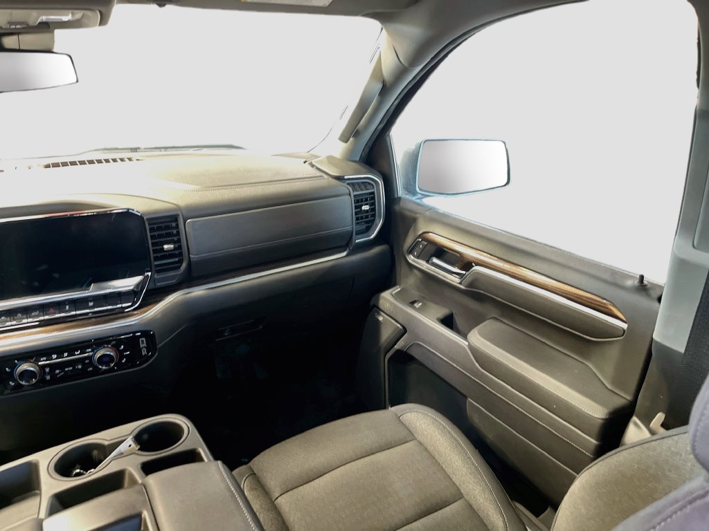 Used 2025 Chevrolet Silverado 1500 LT w/ LPO, Liner Protection Package AWD/4WD image 24