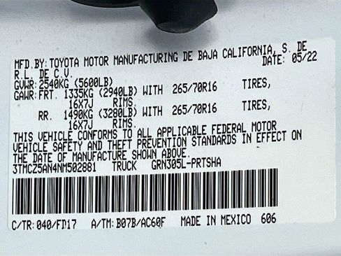 Used 2022 Toyota Tacoma TRD Off-Road w/ Technology Package AWD/4WD image 27