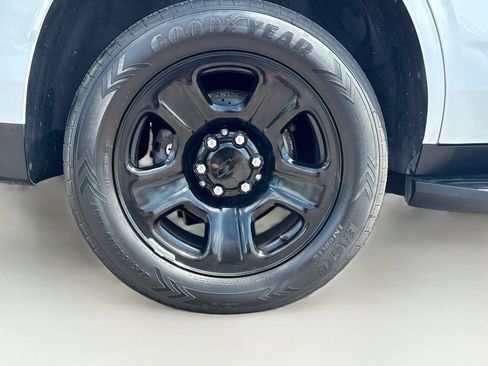 Used 2021 Chevrolet Tahoe 2WD w/ Remote Keyless Entry Package image 35