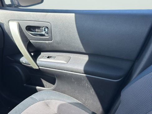 Used 2013 Nissan Rogue SV FWD image 17