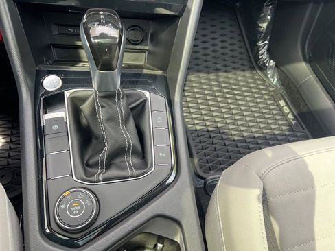 New 2025 Volkswagen Taos SE image 22