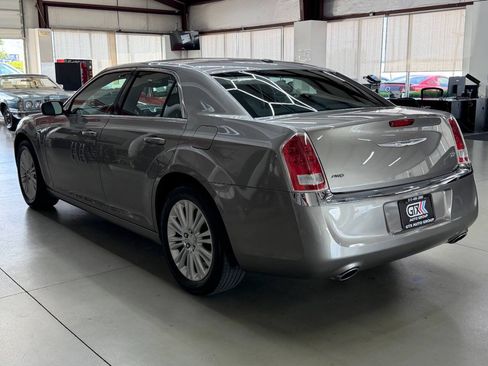 Used 2014 Chrysler 300 AWD w/ Driver Convenience Group image 4