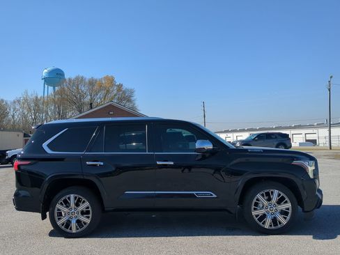 Used 2024 Toyota Sequoia Capstone image 1