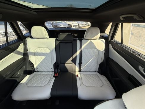 New 2026 Volkswagen Atlas Cross Sport SEL Premium R-Line AWD/4WD image 19