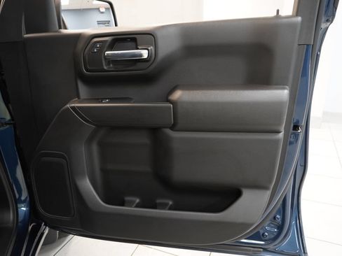 Used 2022 Chevrolet Silverado 1500 Custom AWD/4WD image 30