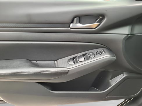 Used 2024 Nissan Altima 2.5 SV image 21