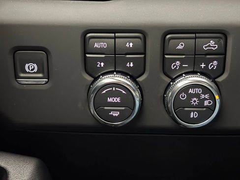 New 2025 GMC Sierra 1500 AT4 w/ AT4 Premium Package image 27