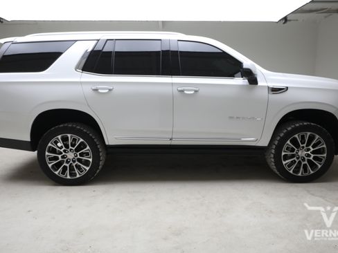 Used 2025 GMC Yukon Denali w/ Sun & Power Step Package AWD/4WD image 6
