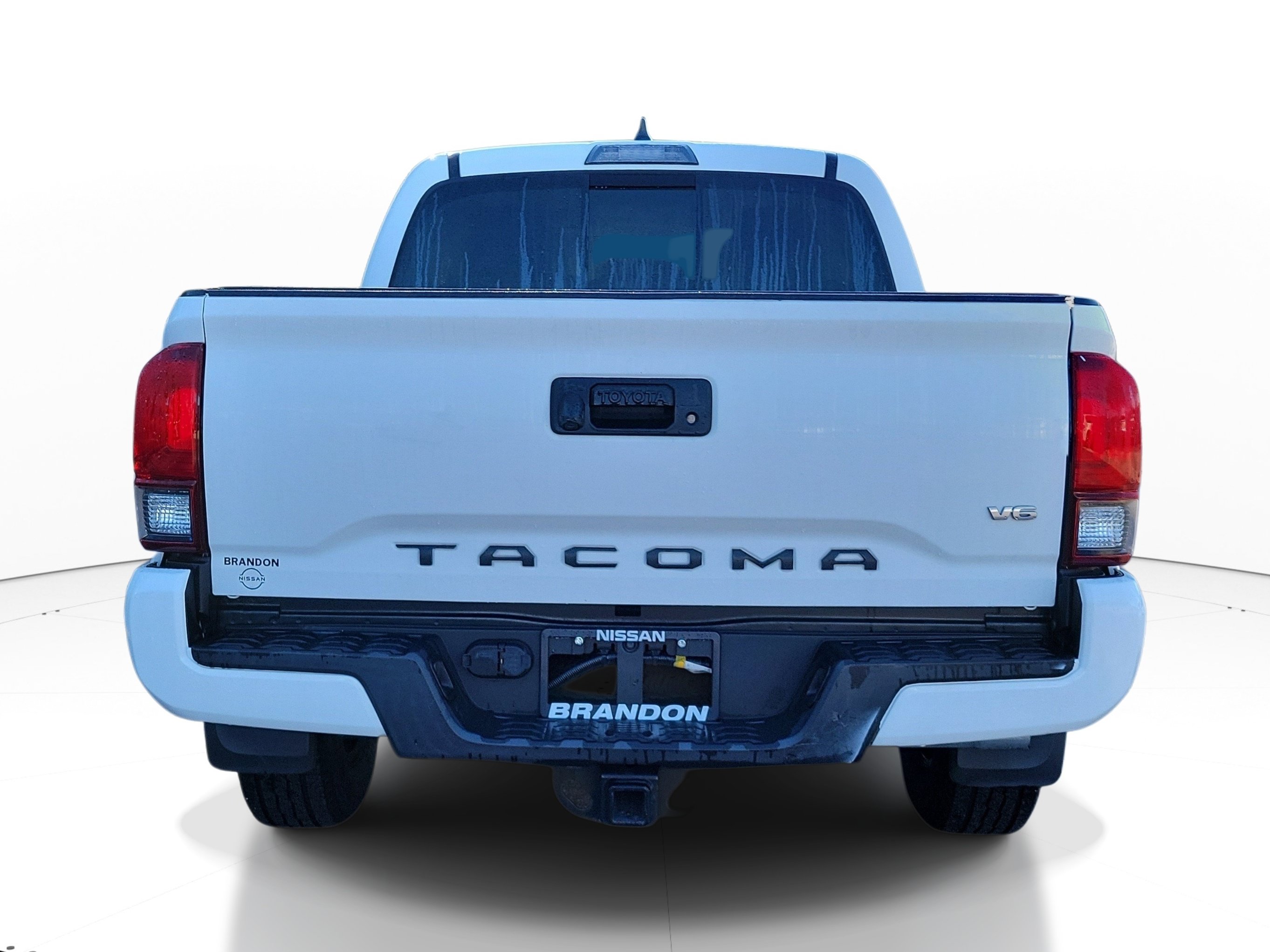 Used 2022 Toyota Tacoma SR5 w/ Technology Package RWD image 6