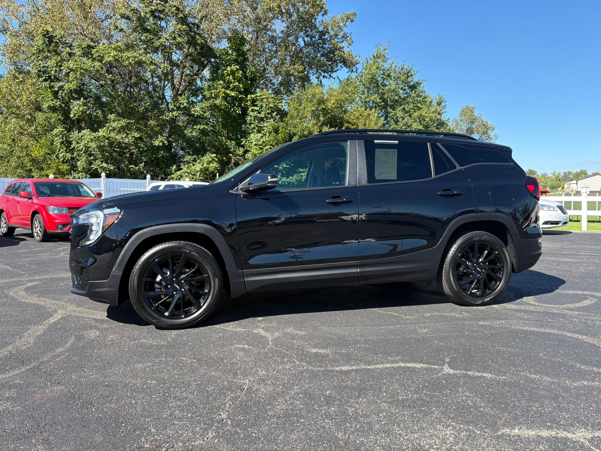 Used 2023 GMC Terrain SLE w/ Driver Convenience Package FWD image 6