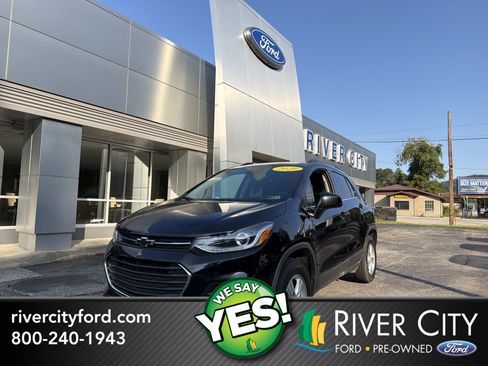 Used 2020 Chevrolet Trax LT AWD/4WD image 1