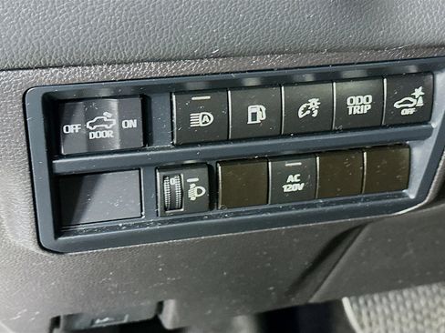 Used 2024 Toyota Tundra Limited w/ Power Package AWD/4WD image 17