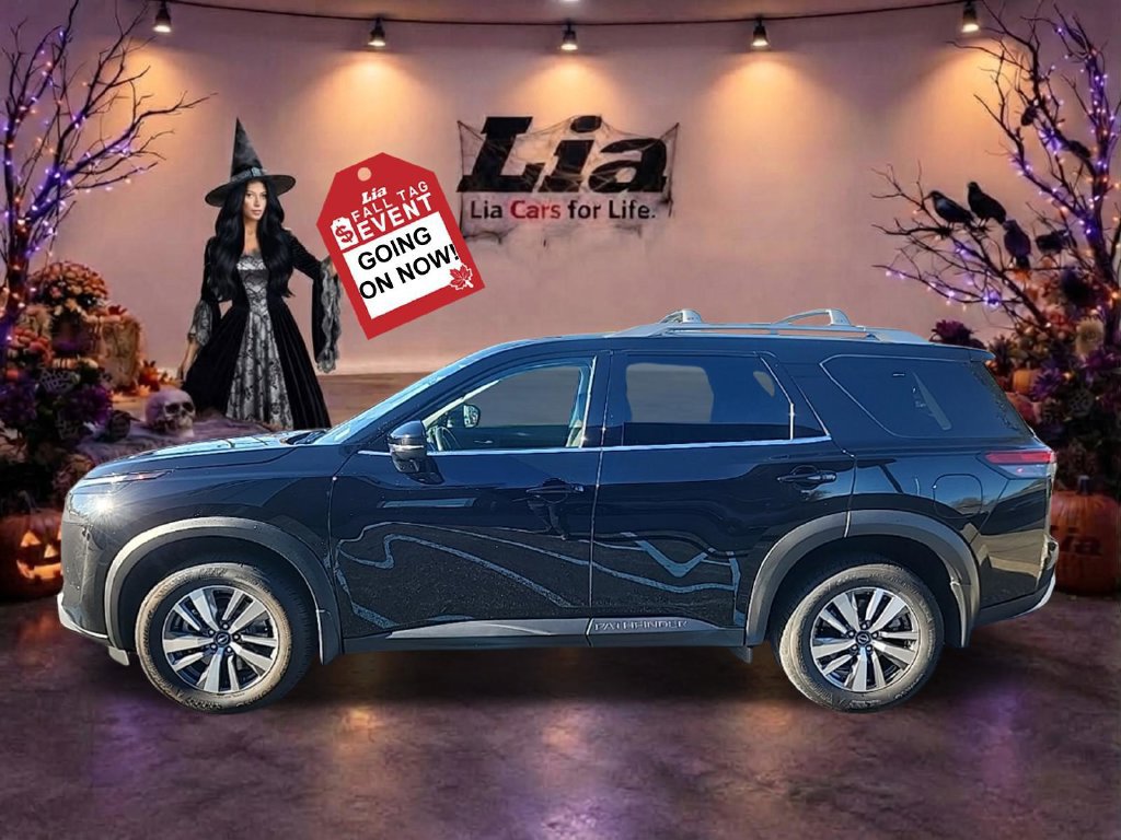 Used 2025 Nissan Pathfinder SL AWD/4WD image 7