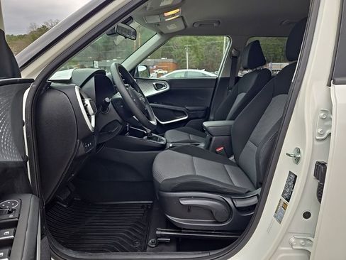 Used 2024 Kia Soul LX image 15