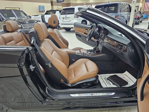 Used 2011 BMW 335i Convertible w/ M Sport Pkg image 20