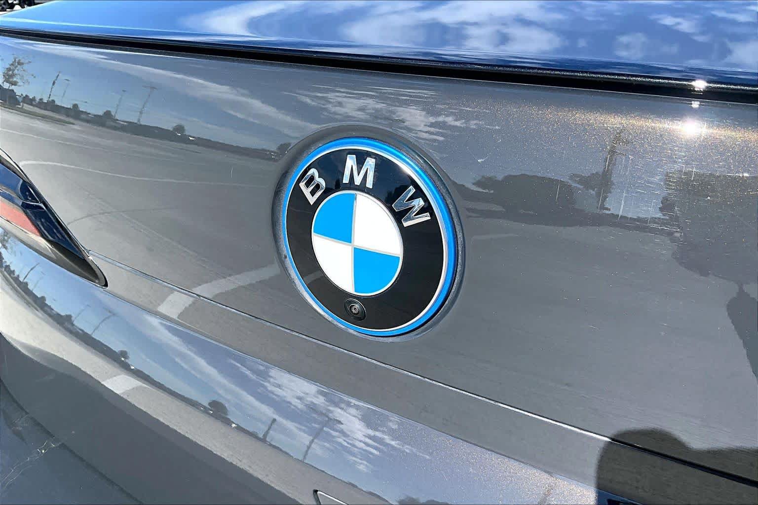 Used 2023 BMW i7 xDrive60 AWD/4WD image 29