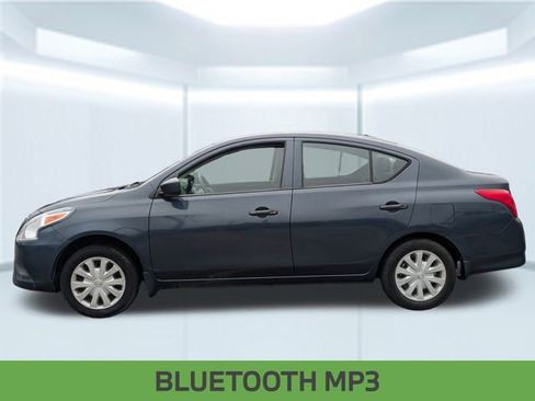 Used 2017 Nissan Versa S image 2