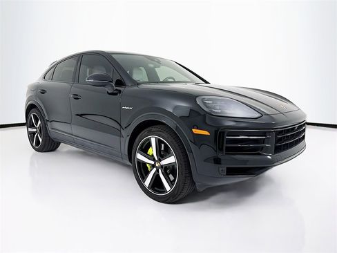 Used 2024 Porsche Cayenne Coupe image 7