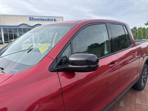 Used 2023 Honda Ridgeline Sport image 5