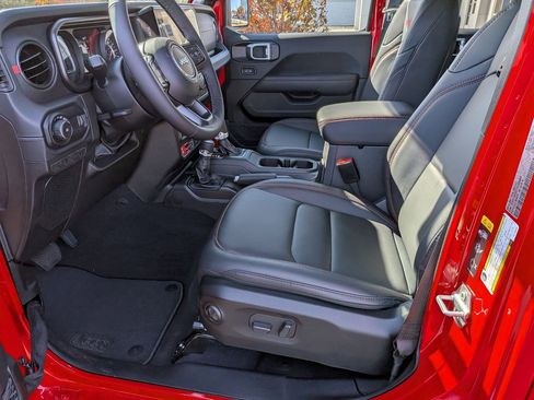 New 2026 Jeep Wrangler Unlimited Rubicon w/ Steel Bumper Group image 12