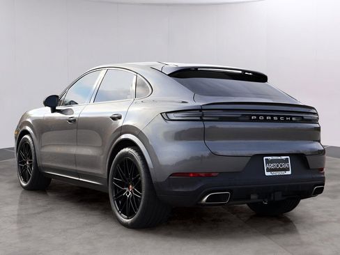 Used 2025 Porsche Cayenne Coupe image 3