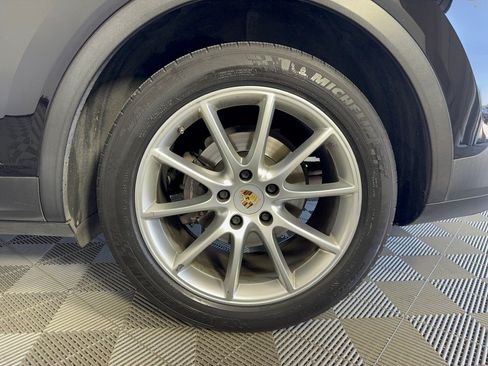 Used 2019 Porsche Cayenne AWD/4WD image 13