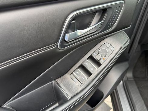 Used 2024 Nissan Rogue Platinum image 15