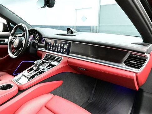 Used 2023 Porsche Panamera 4 image 20