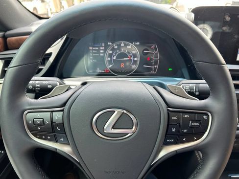 Certified 2025 Lexus ES 350 w/ Premium Package FWD image 20