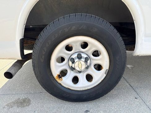 Used 2014 Chevrolet Express 1500 RWD image 40