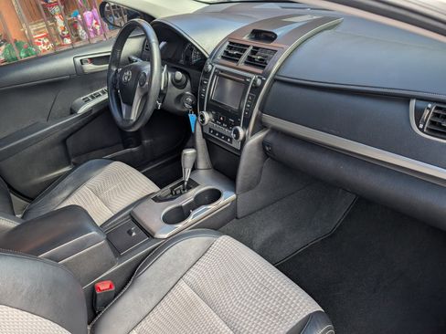 Used 2012 Toyota Camry SE image 17